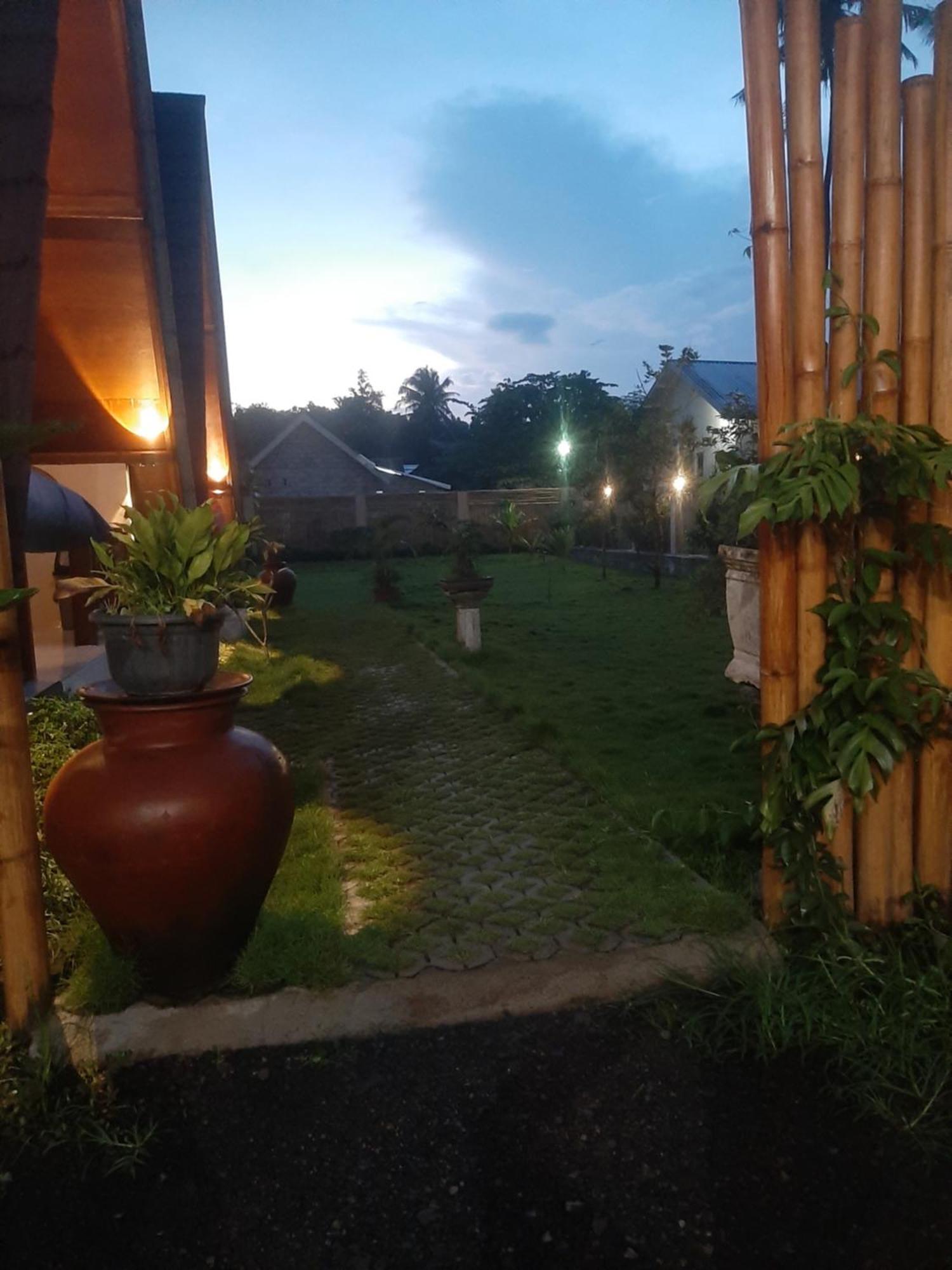 D' Carasti Bungalow Masbagik Bagian luar foto